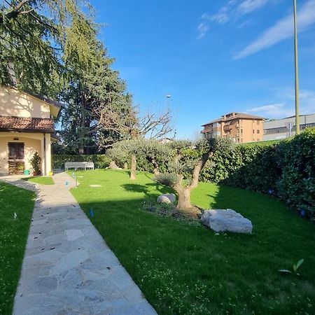 B&B Villa Eden Vimercate Bagian luar foto