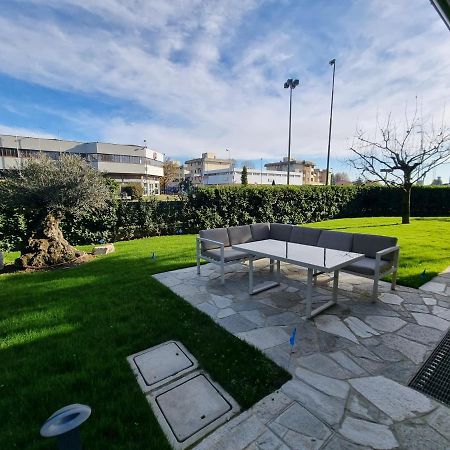 B&B Villa Eden Vimercate Bagian luar foto